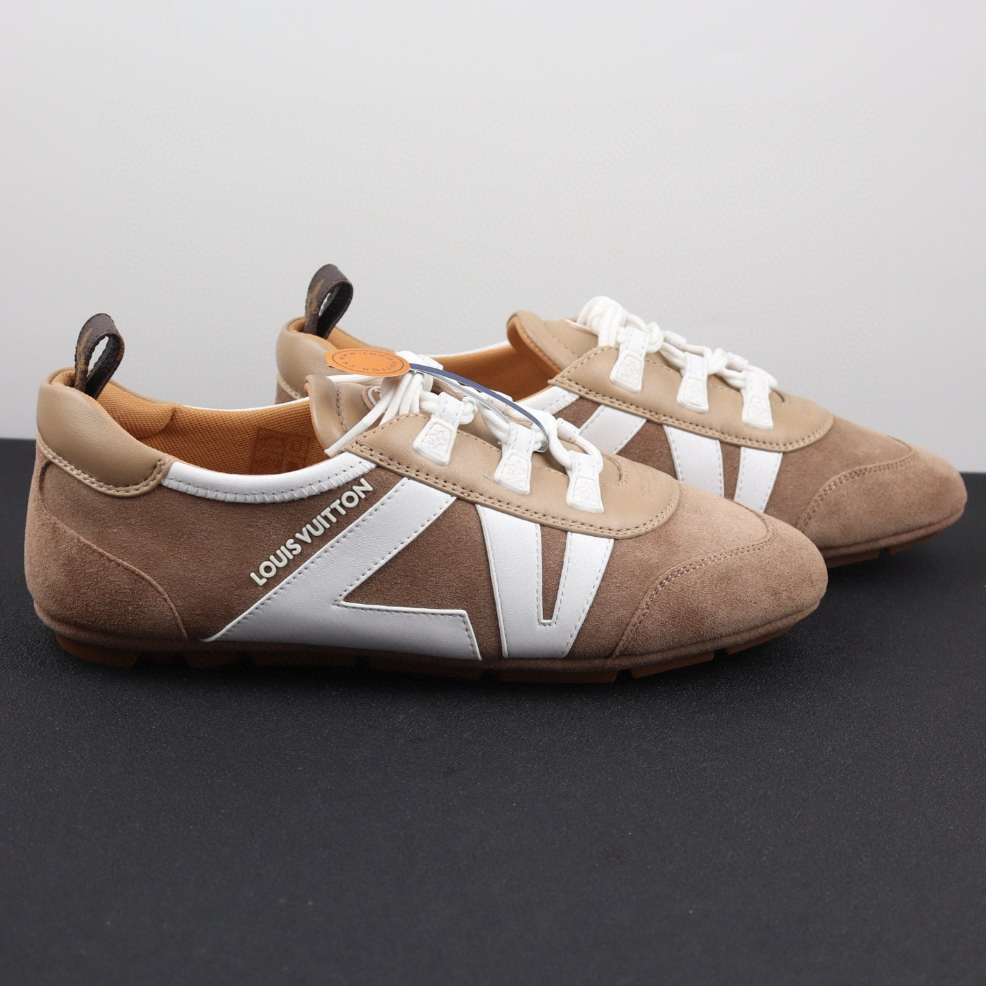 Sneakerina-Inspired Fashion Sneakers – Luxury Designer Style Women’s Shoes, Casual & Sporty Look - 图片 4