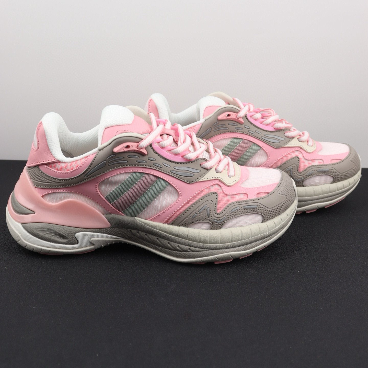 Men's and women's light luxury casual sports shoes, fashionable and versatile, comfortable and breathable casual shoes - 图片 4