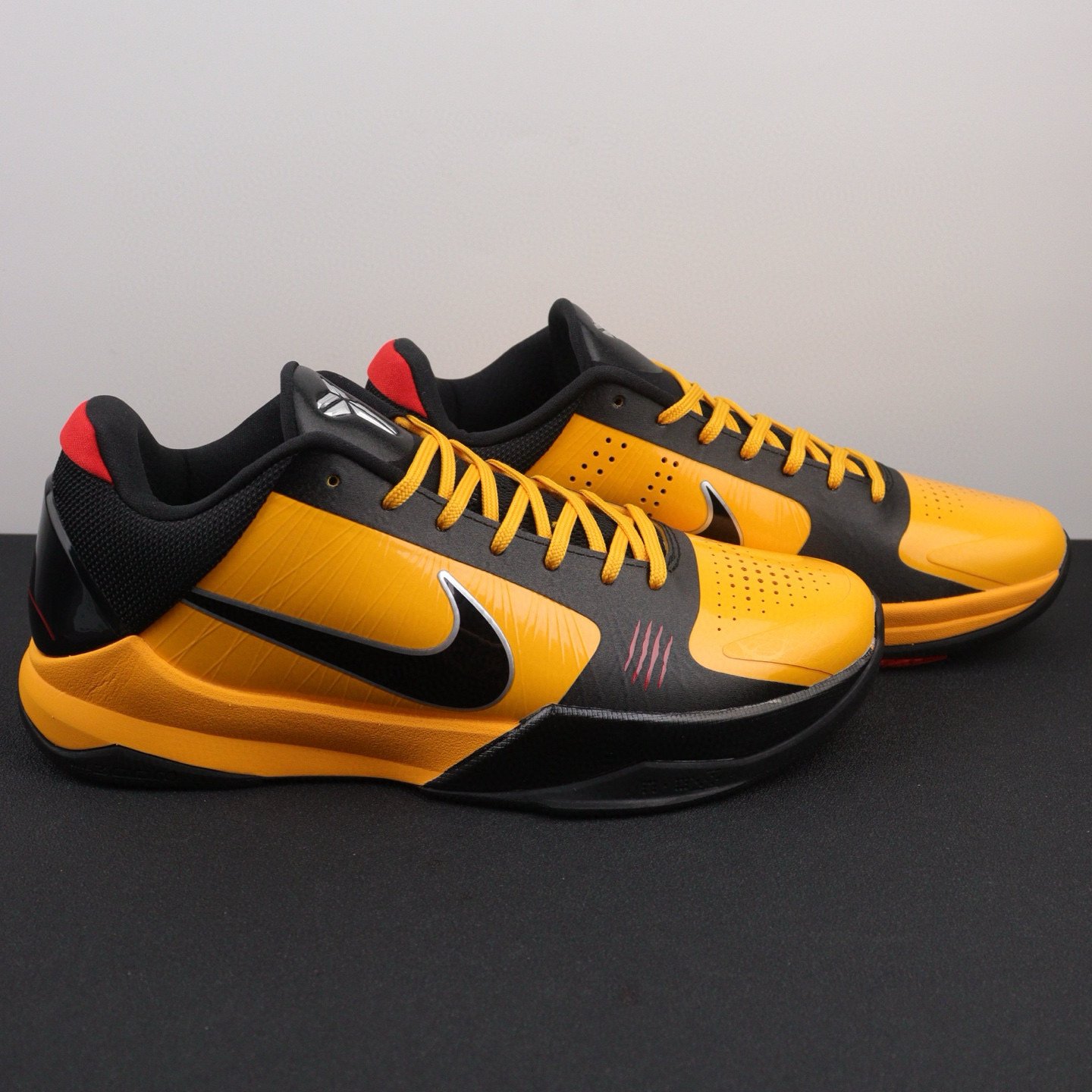 Men’s High-Performance Basketball Shoes – Lightweight Cushion Sneakers, Retro Streetwear Sport Trainers