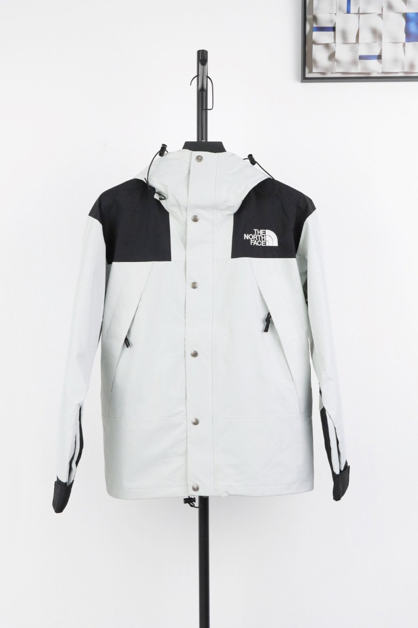 Trendy functional outdoor jackets, couples' windproof jackets, hiking and camping jackets